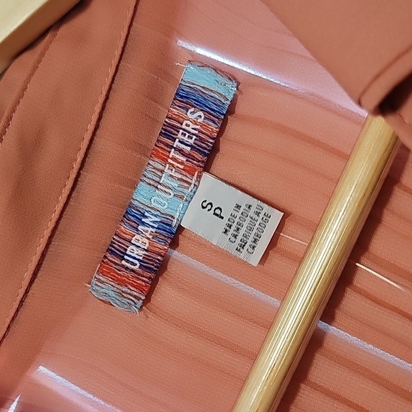 Urban Outfitters Rachel Plisse Tie Front Crop Top Coral Large NWT - Picture 6 of 10